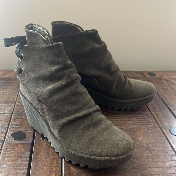 Fly London Women 38 US 7.5-8 Yama Wedge Platform Bootie Green Suede Lace Up Boot - Picture 12 of 12